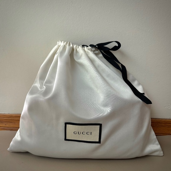 Gucci GG Marmont Small Shoulder Bag - Picture 7 of 9